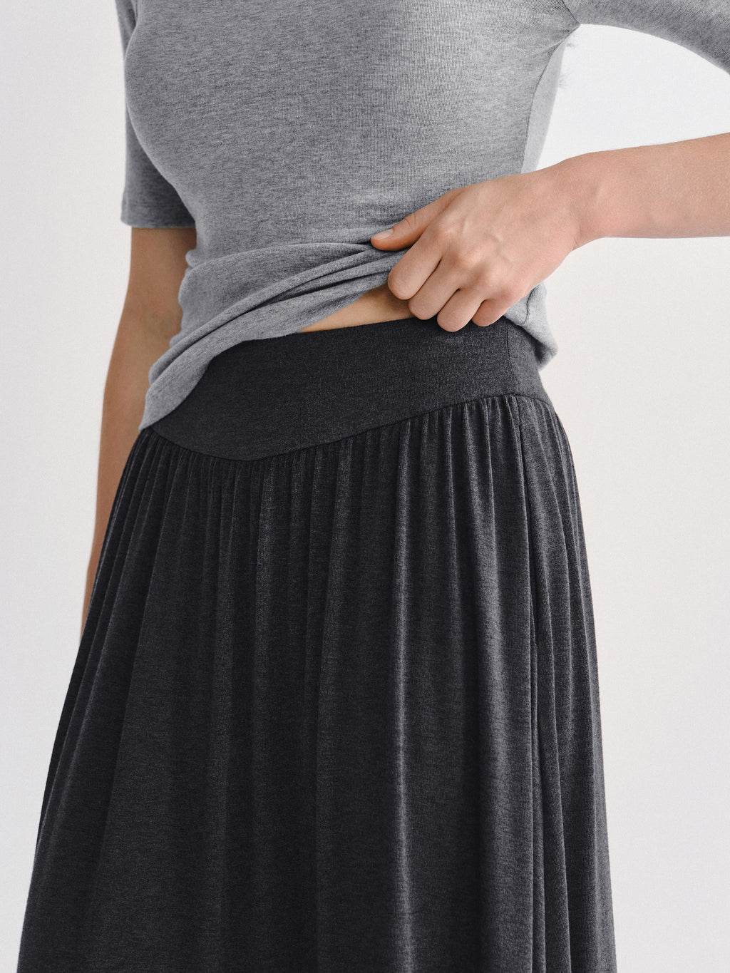 LiteWarm Mid-Rise Ruched A-Line Midi Skirt with Pockets