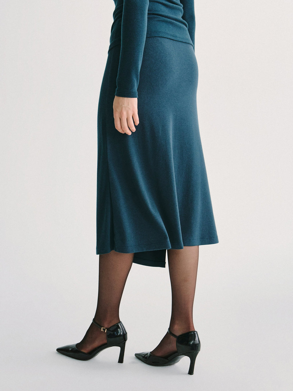 LiteWarm High-Rise Side-Tuck A-Line Midi Skirt