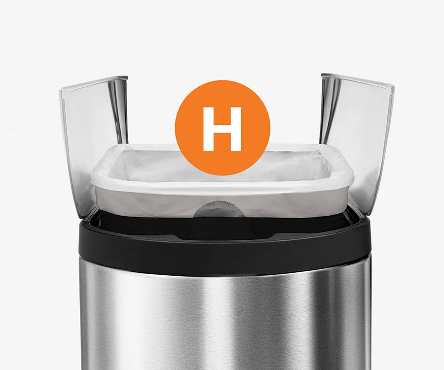30L Butterfly Step Can feature