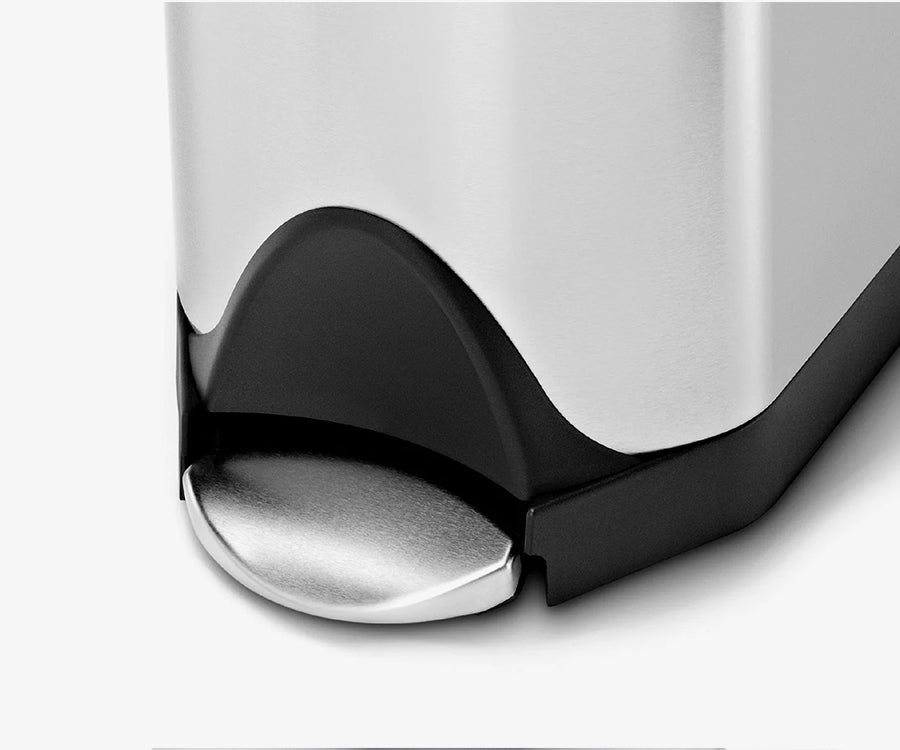 30L Butterfly Step Can feature
