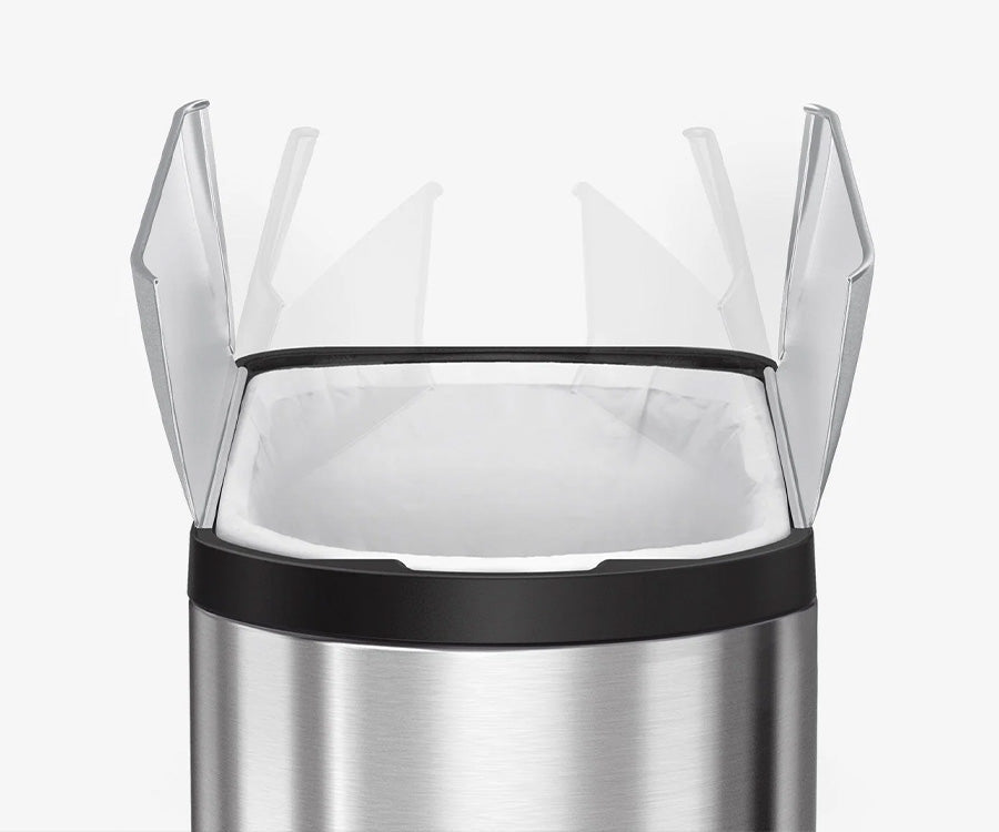 30L Butterfly Step Can feature