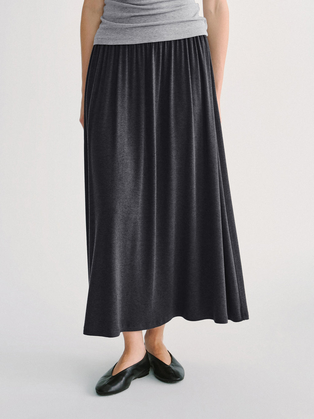 LiteWarm Mid-Rise Ruched A-Line Midi Skirt with Pockets